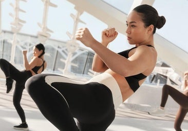 Pilates reformer vs. mat Pilates: how they differ and which one is finest for you 1 Train at home in front of the wall: complete a 15-minute routine to gain strength and correct your posture